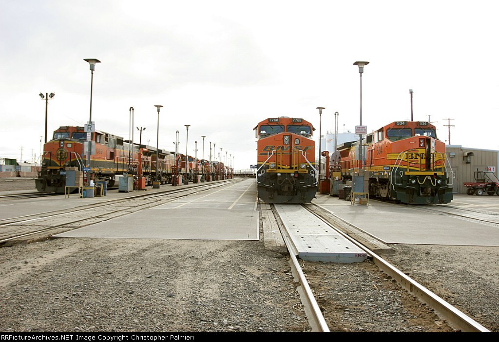 BNSF 1089, 7768, and 534